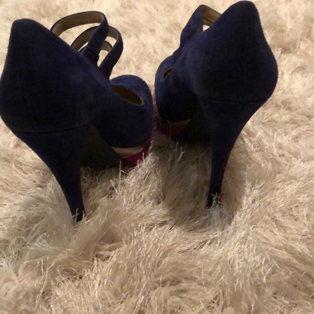 Heels - Picture 3 of 4